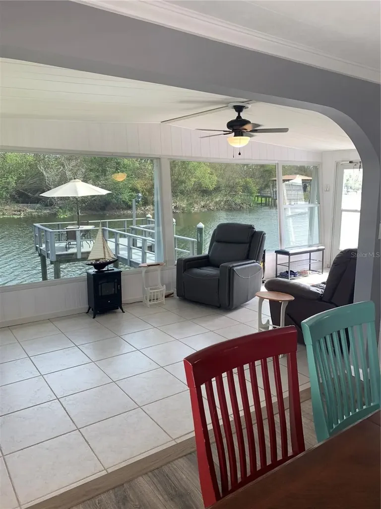 10138 N Lake Drive Largo FL 33773