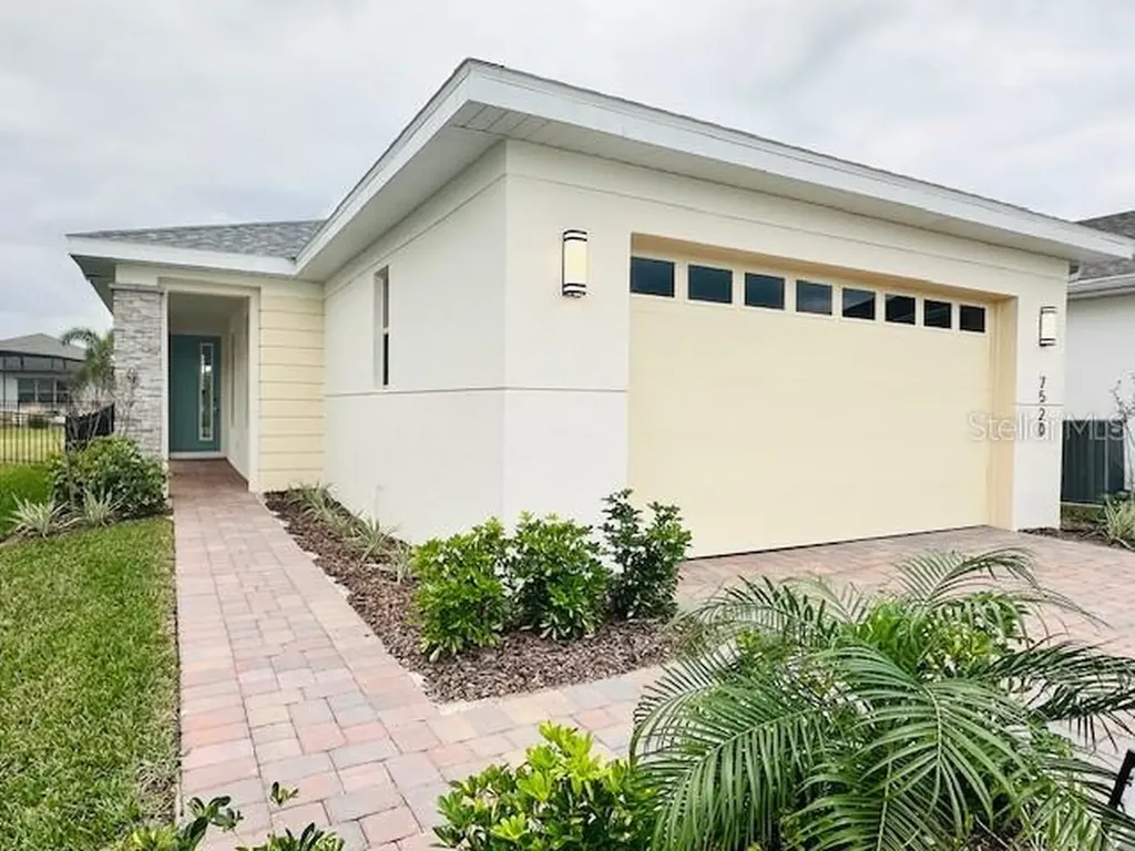 7520 Castlewood Court Harmony FL 34773