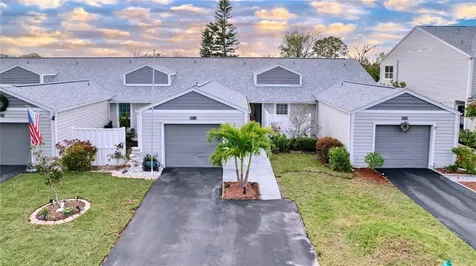 9274 Westlinks Terrace Seminole FL 33777