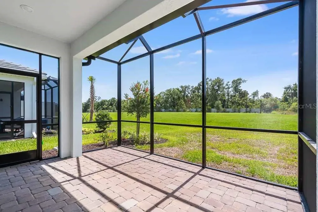 6107 Mesa Glen Bradenton FL 34203
