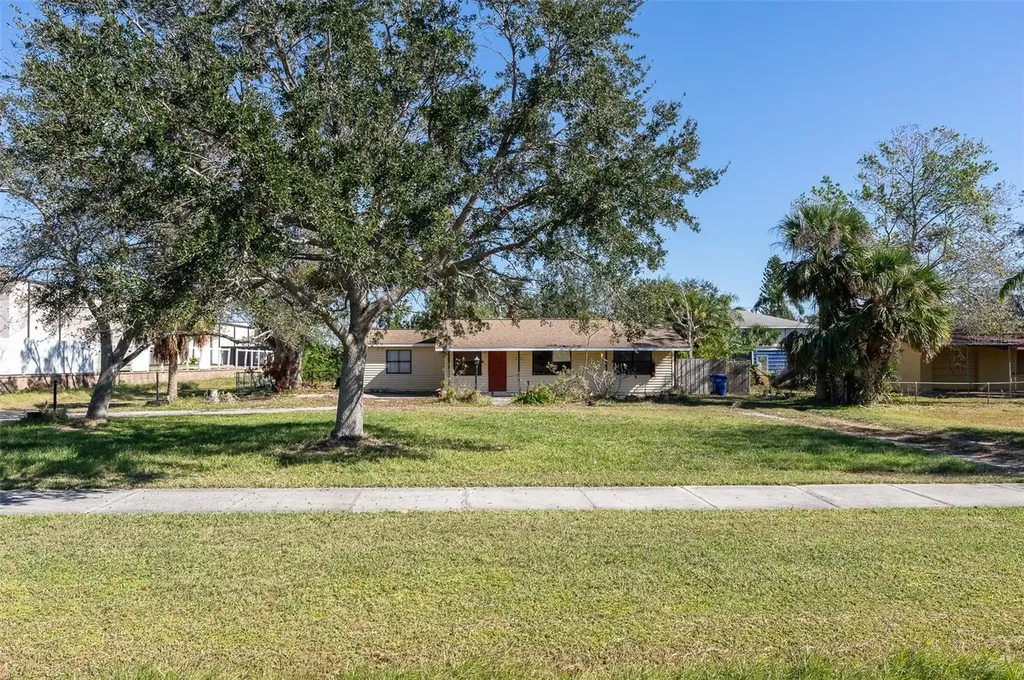 10721 Snug Harbor Road NE St Petersburg FL 33702