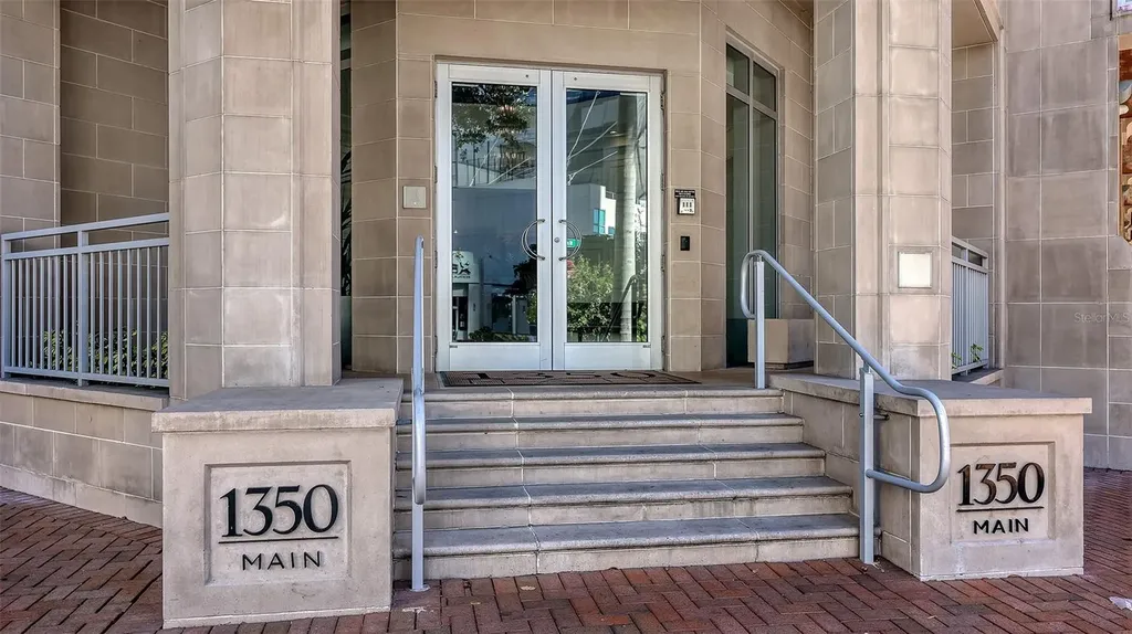 1350 Main Street Sarasota FL 34236
