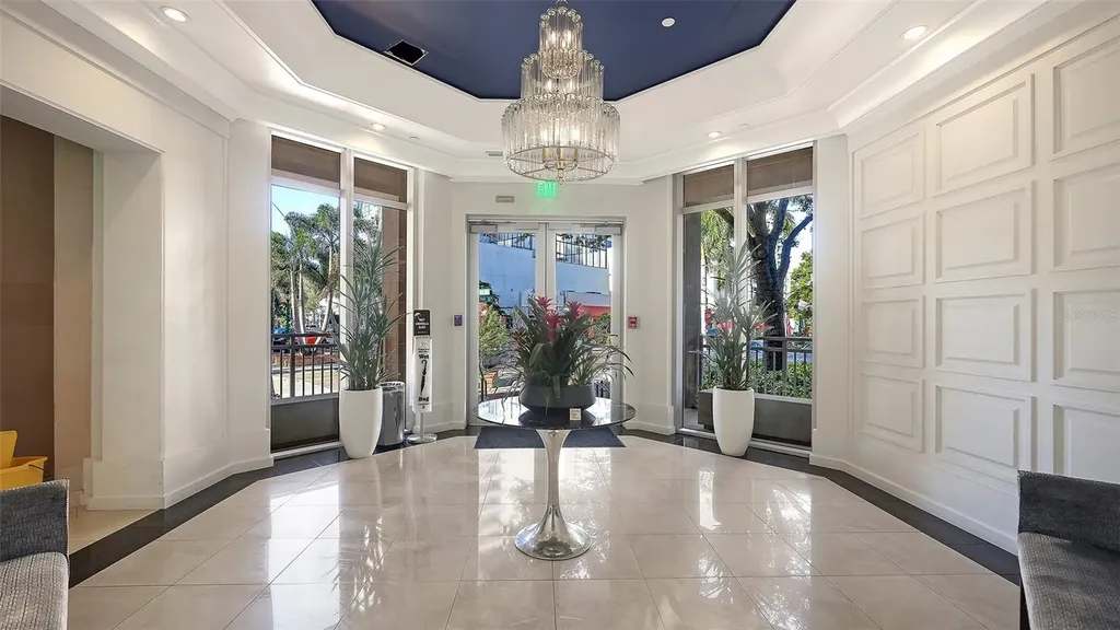 1350 Main Street Sarasota FL 34236
