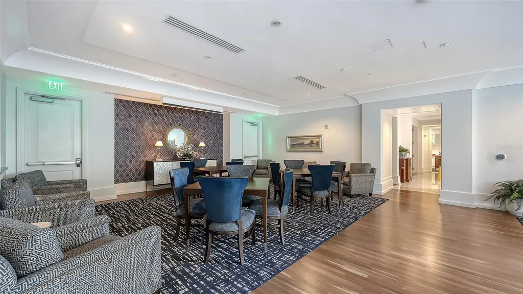 1350 Main Street Sarasota FL 34236