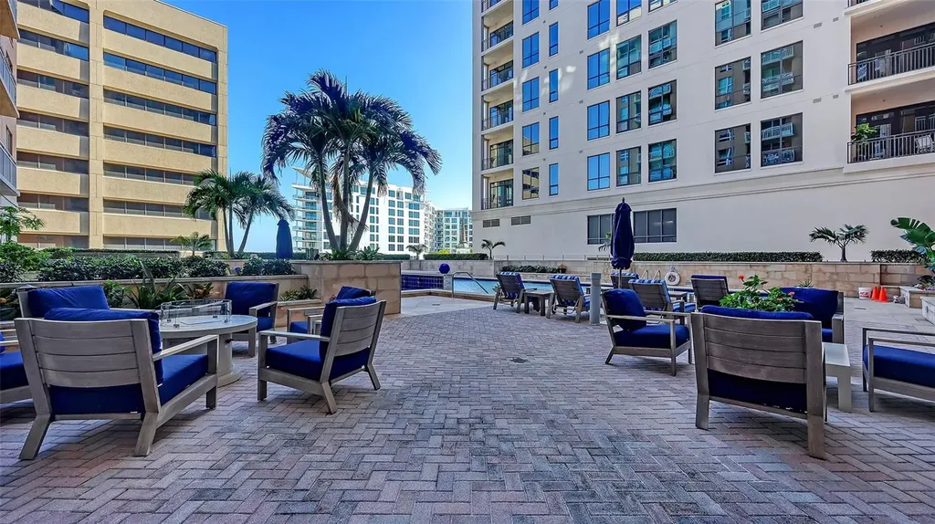 1350 Main Street Sarasota FL 34236