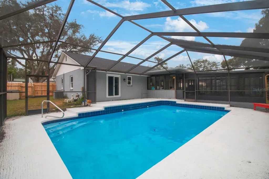 1009 Black Knight Drive Valrico FL 33594