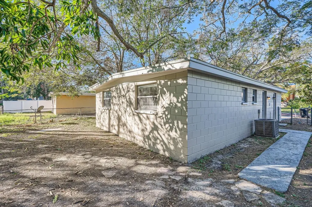 634 Newton Avenue S St Petersburg FL 33701