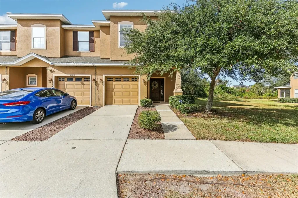 12821 Avelar Manor Place Riverview FL 33578