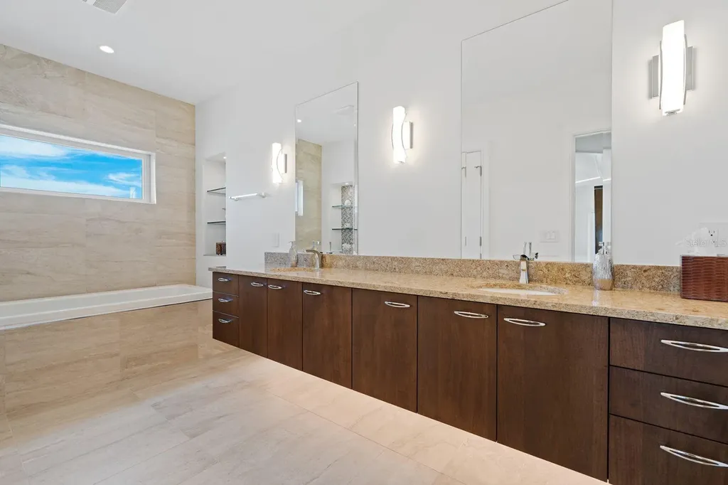 600 Putter Lane Longboat Key FL 34228