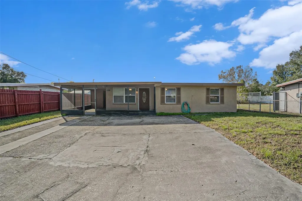 5911 S 81st Street Tampa FL 33619