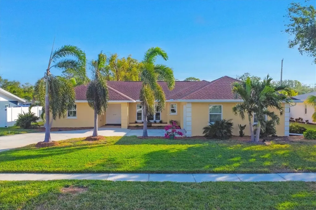 6953 Antigua Place Sarasota FL 34231