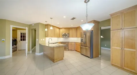 5657 Creekwood Circle Sarasota FL 34233