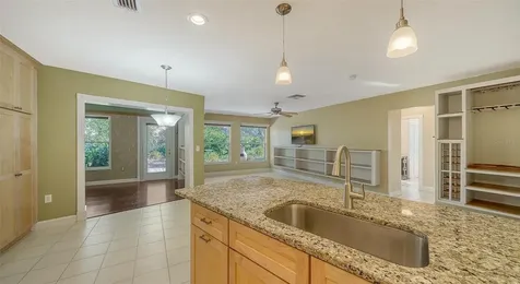 5657 Creekwood Circle Sarasota FL 34233
