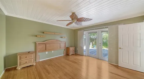 5657 Creekwood Circle Sarasota FL 34233