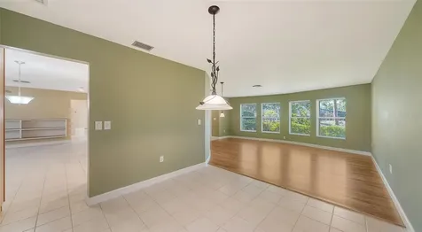 5657 Creekwood Circle Sarasota FL 34233