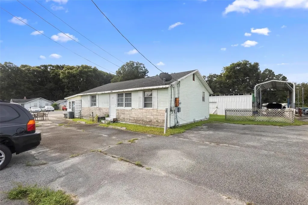 2480 N Woodland Boulevard Deland FL 32720