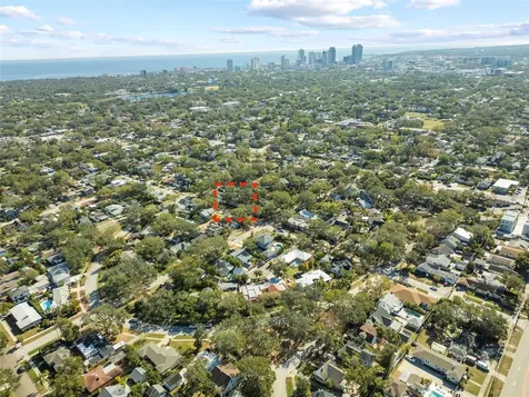 1320 24th Avenue N St Petersburg FL 33704