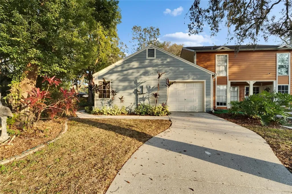 9402 Forest Hills Circle Tampa FL 33612