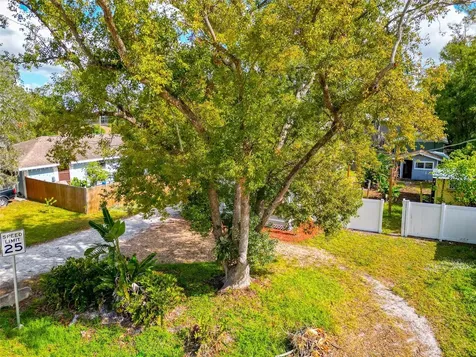 5121 22nd Street Court E Bradenton FL 34203