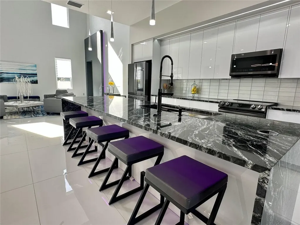 6524 6th Avenue N St Petersburg FL 33710