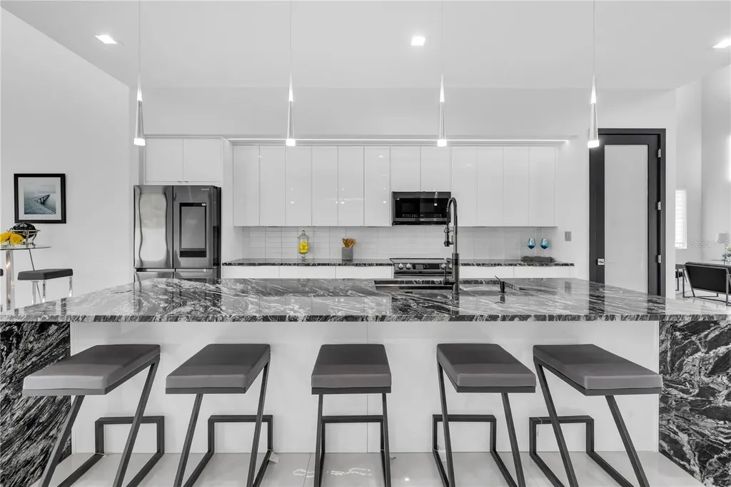 6524 6th Avenue N St Petersburg FL 33710