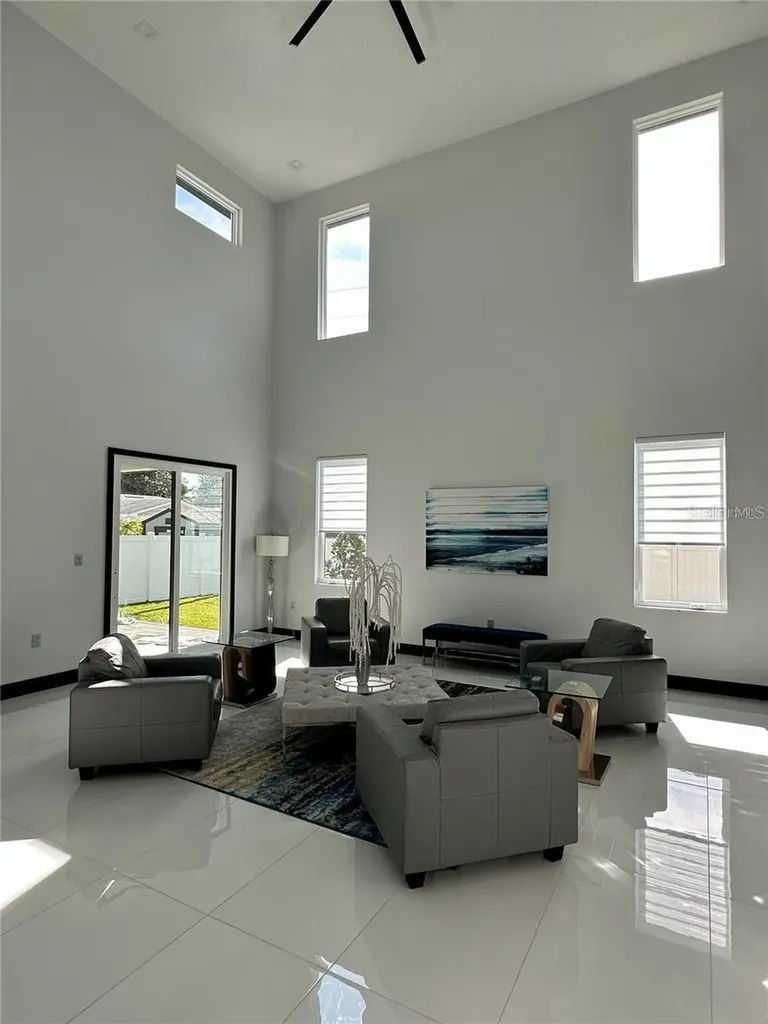 6524 6th Avenue N St Petersburg FL 33710