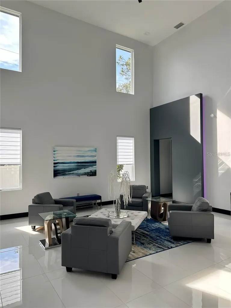 6524 6th Avenue N St Petersburg FL 33710