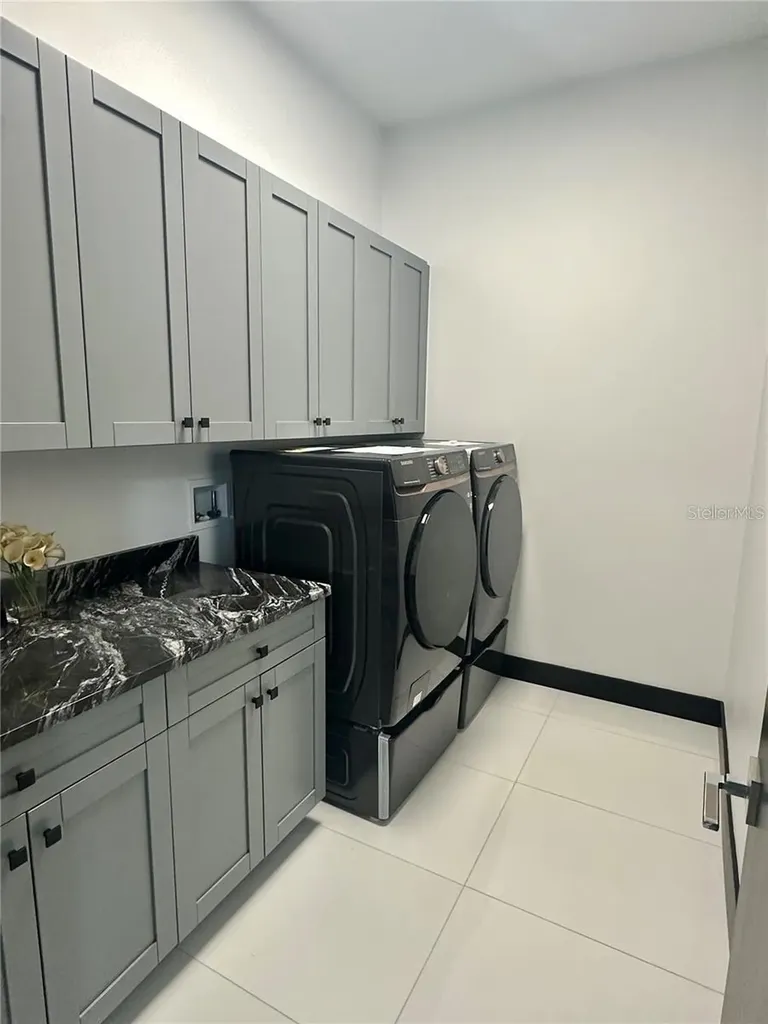 6524 6th Avenue N St Petersburg FL 33710