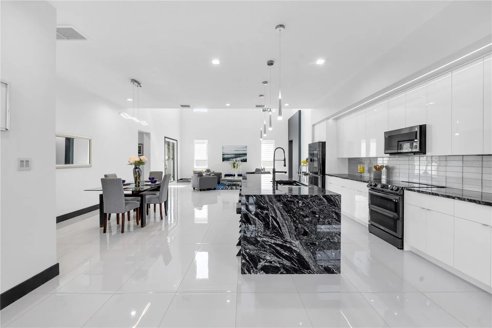6524 6th Avenue N St Petersburg FL 33710