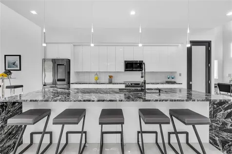 6524 6th Avenue N St Petersburg FL 33710