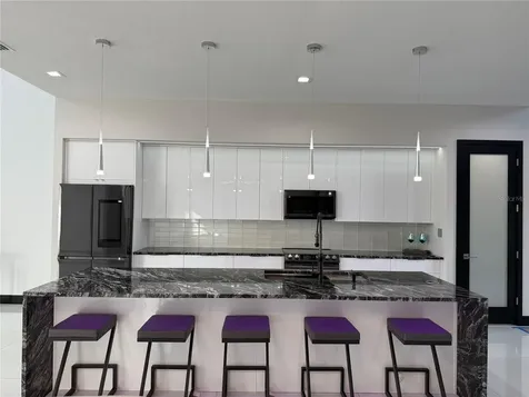 6524 6th Avenue N St Petersburg FL 33710