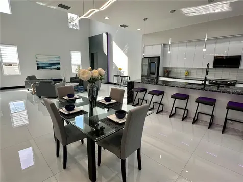 6524 6th Avenue N St Petersburg FL 33710