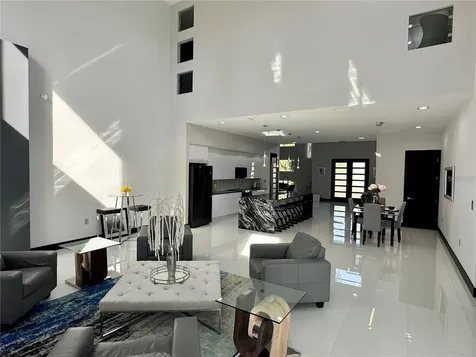 6524 6th Avenue N St Petersburg FL 33710