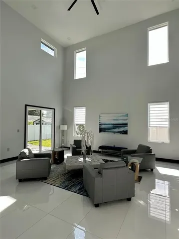 6524 6th Avenue N St Petersburg FL 33710