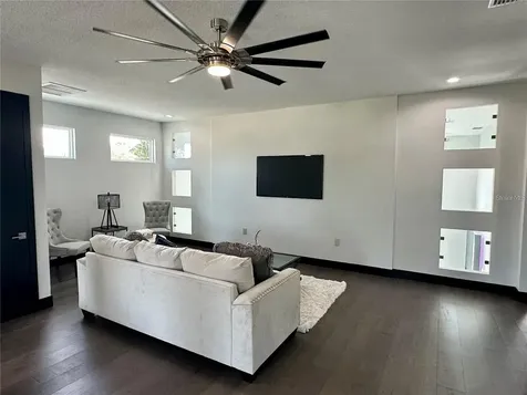 6524 6th Avenue N St Petersburg FL 33710