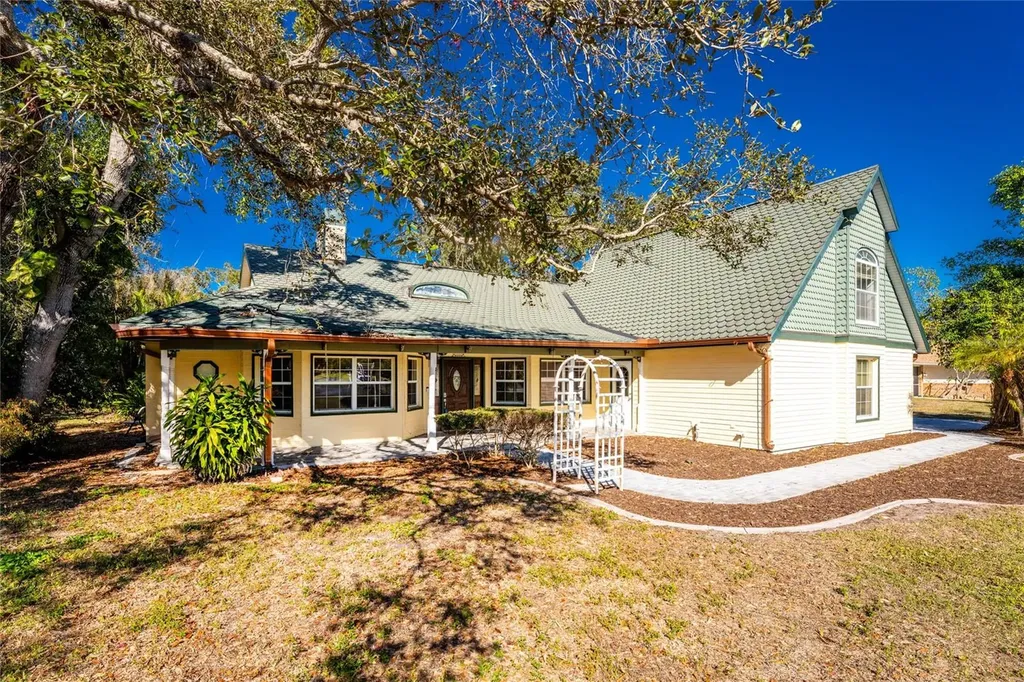 1828 Whispering Pines Circle Englewood FL 34223
