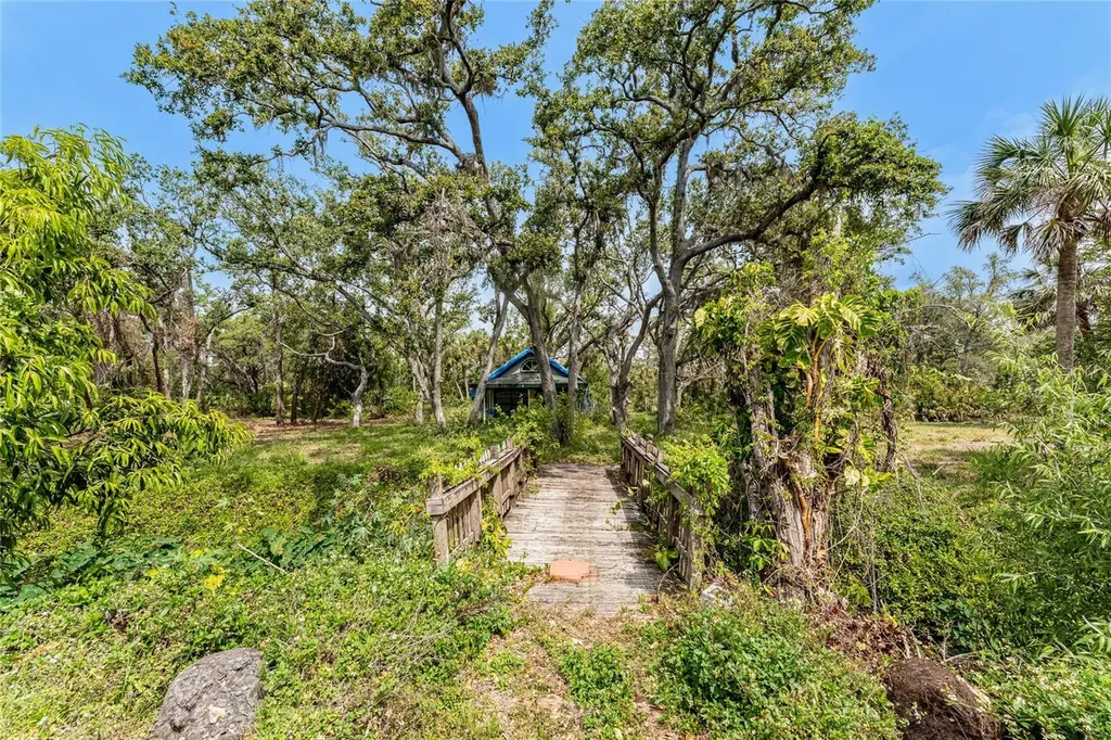 1828 Whispering Pines Circle Englewood FL 34223