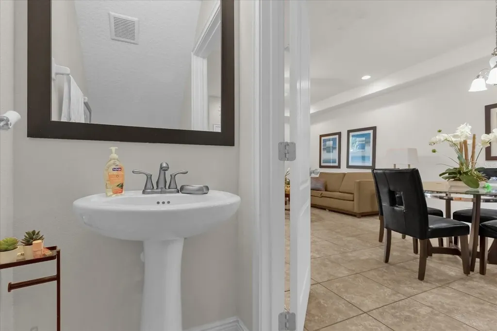 8121 Roseville Boulevard Davenport FL 33896