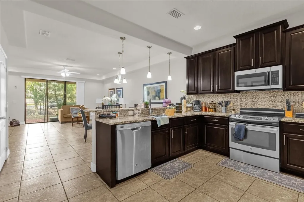 8121 Roseville Boulevard Davenport FL 33896