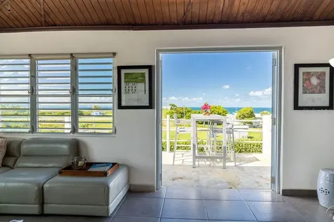 590-A Calle 16, Comm Villa Borinquen Vieques PR 00765