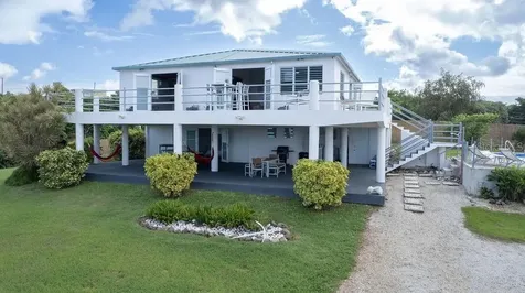 590-A Calle 16, Comm Villa Borinquen Vieques PR 00765