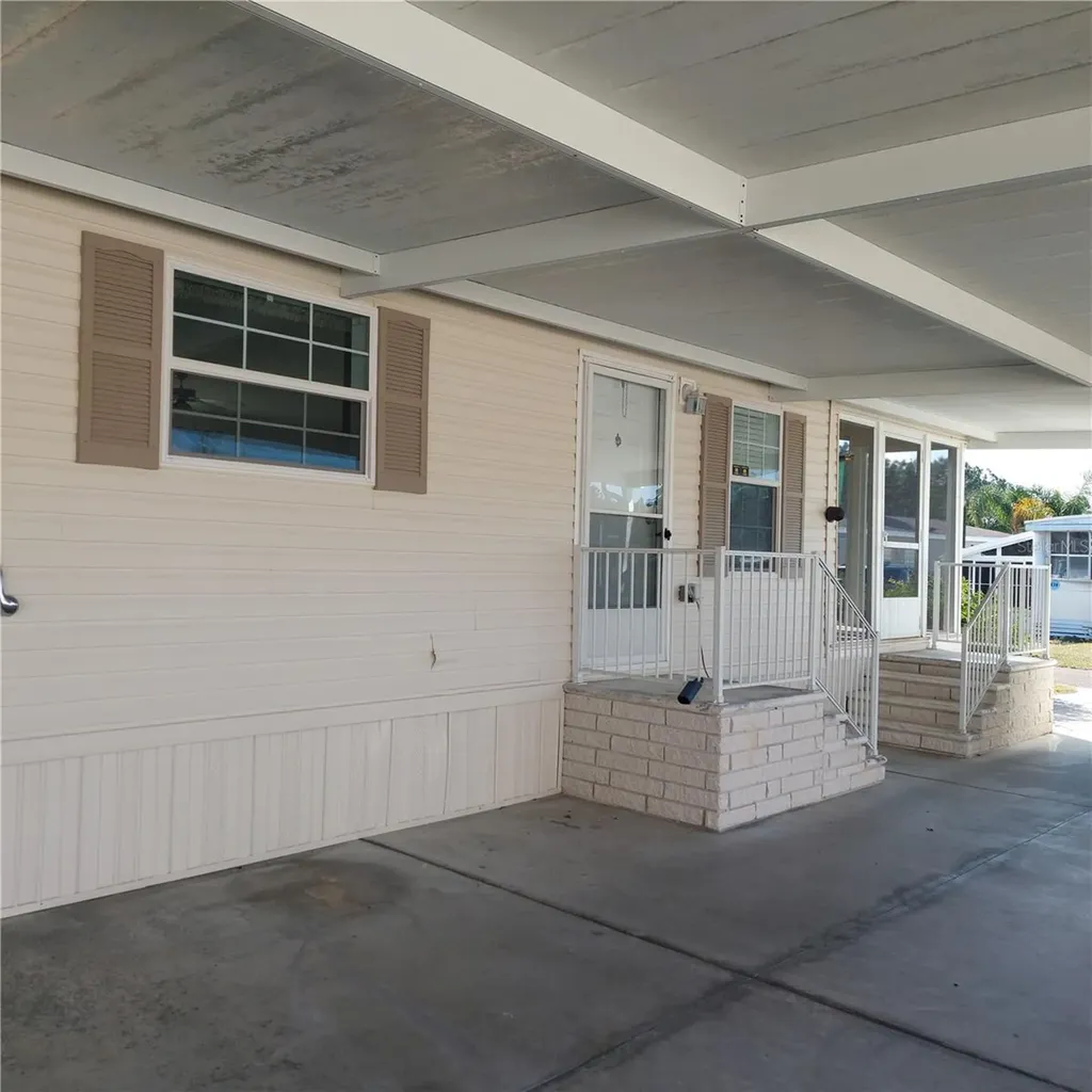 1760 Dorothy Boulevard Lutz FL 33558