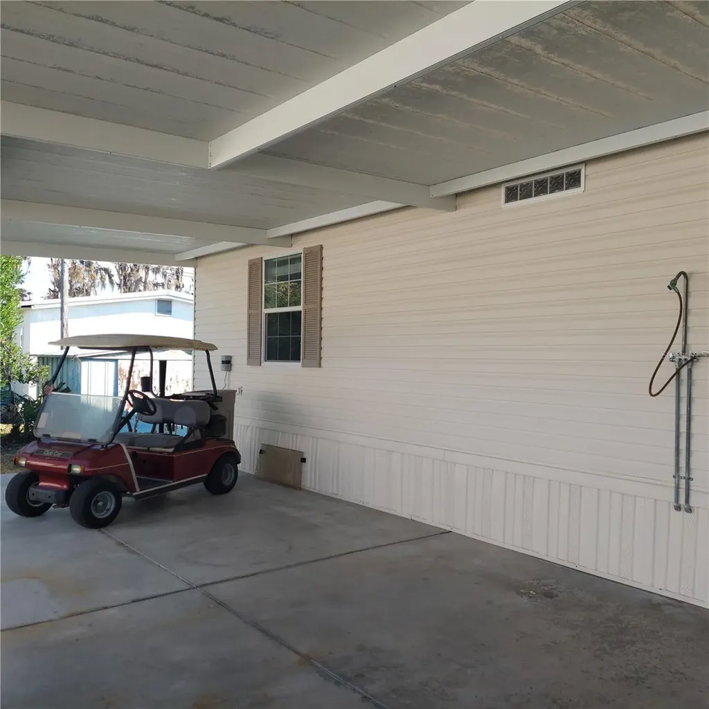 1760 Dorothy Boulevard Lutz FL 33558