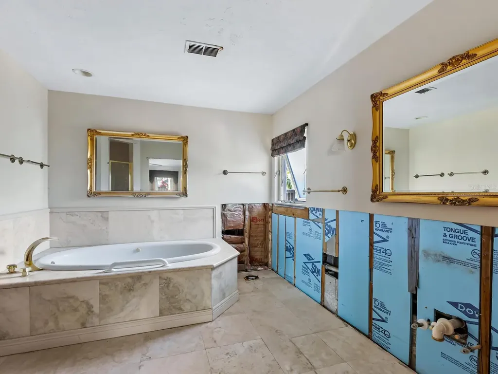 671 Emerald Harbor Drive Longboat Key FL 34228