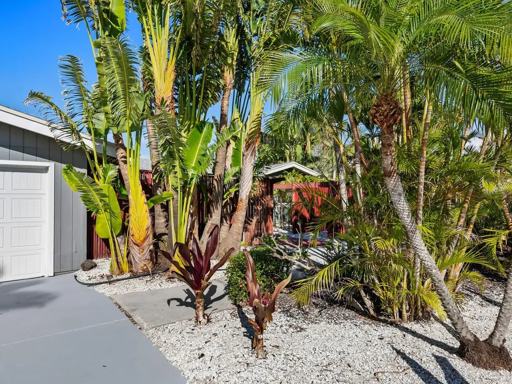 671 Emerald Harbor Drive Longboat Key FL 34228