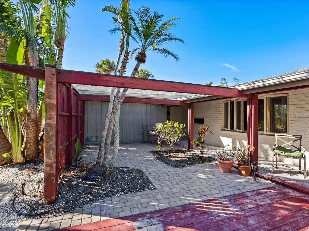 671 Emerald Harbor Drive Longboat Key FL 34228