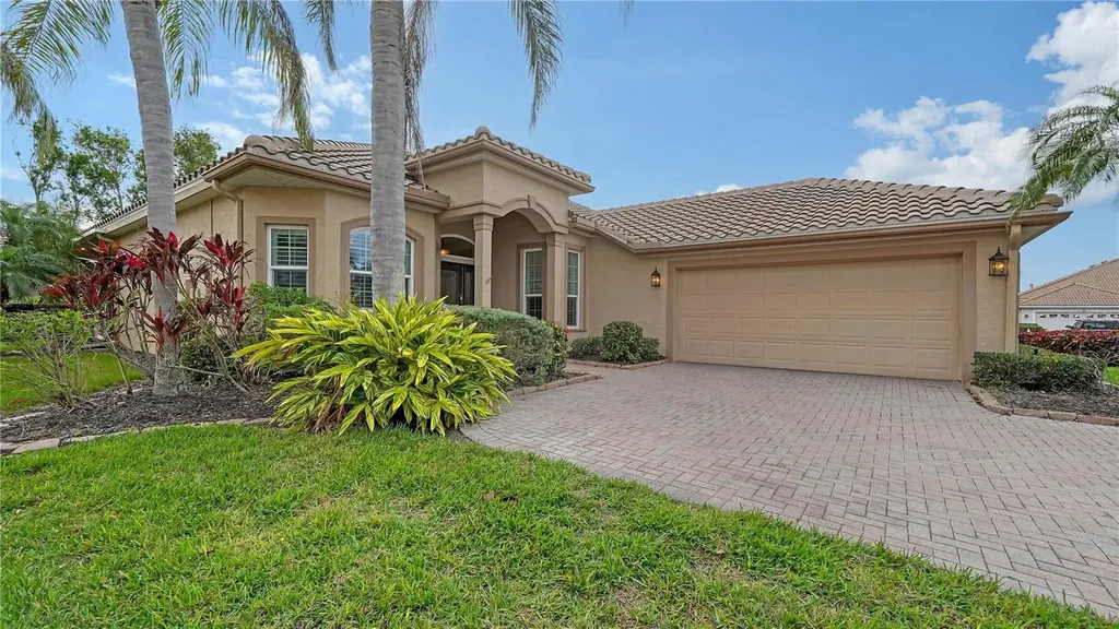 5272 Highbury Circle Sarasota FL 34238