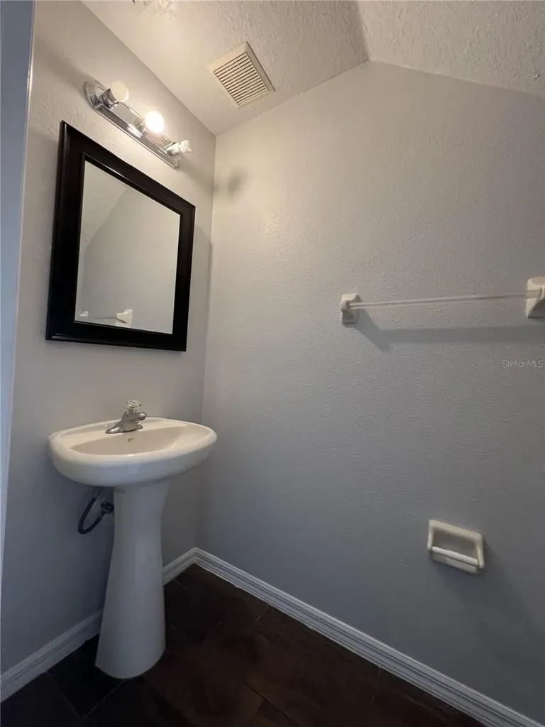 572 Cresting Oak Circle Orlando FL 32824