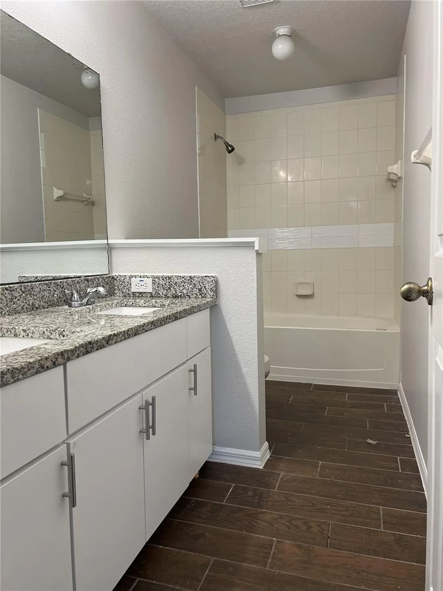 572 Cresting Oak Circle Orlando FL 32824