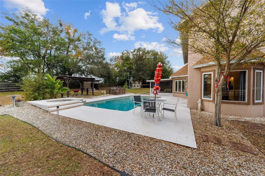 21959 NW 6th Street Dunnellon FL 34431